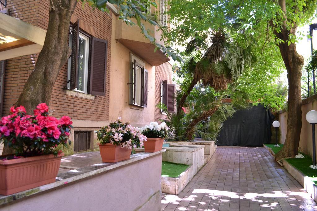 Tiburtina House Hotel Rome Buitenkant foto