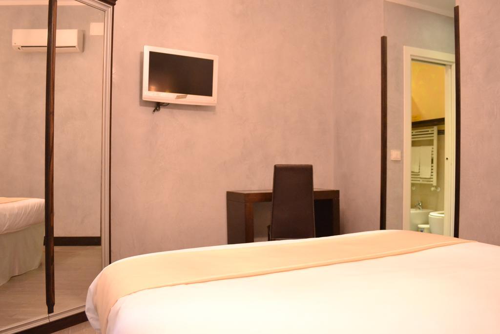 Tiburtina House Hotel Rome Buitenkant foto