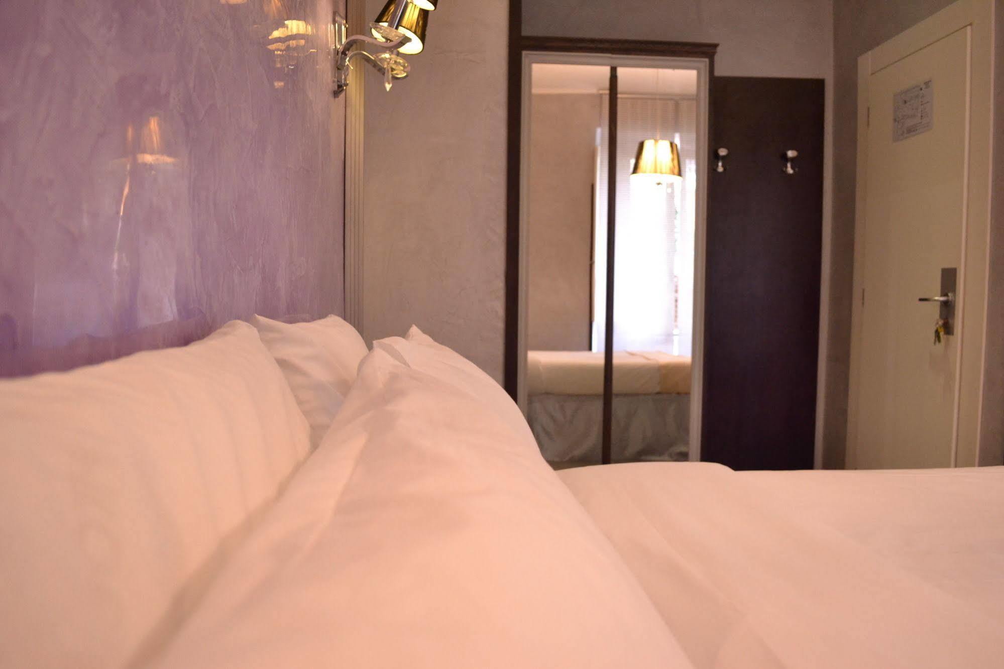 Tiburtina House Hotel Rome Buitenkant foto