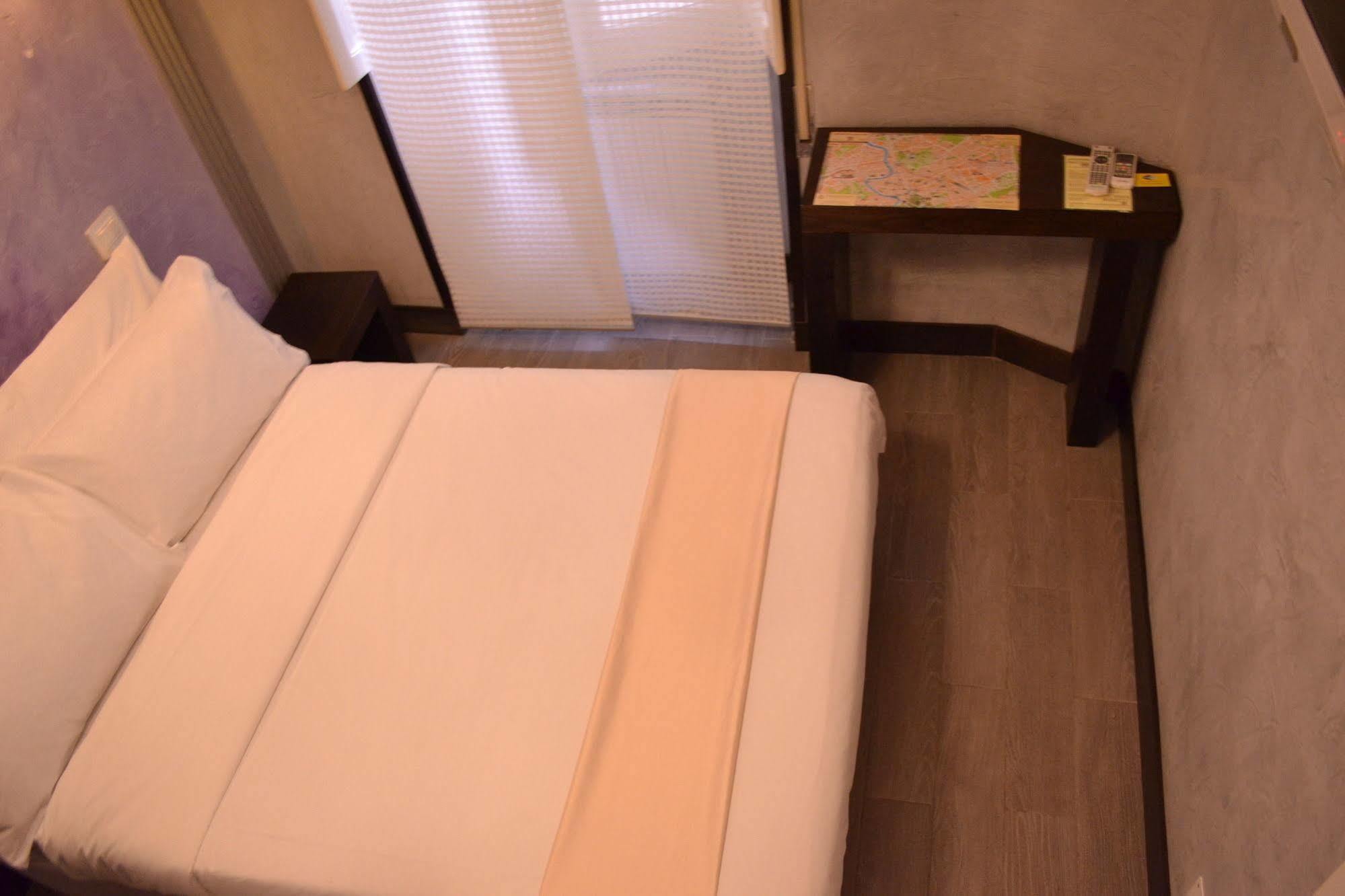 Tiburtina House Hotel Rome Buitenkant foto