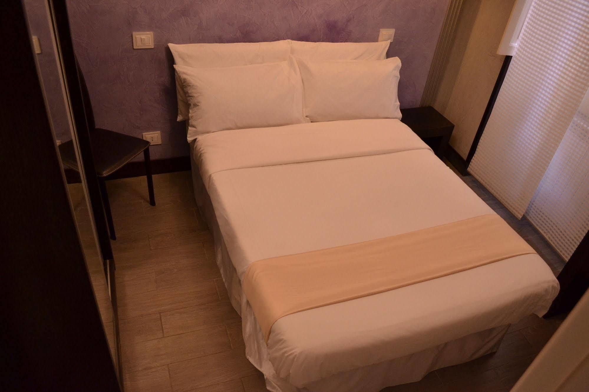 Tiburtina House Hotel Rome Buitenkant foto