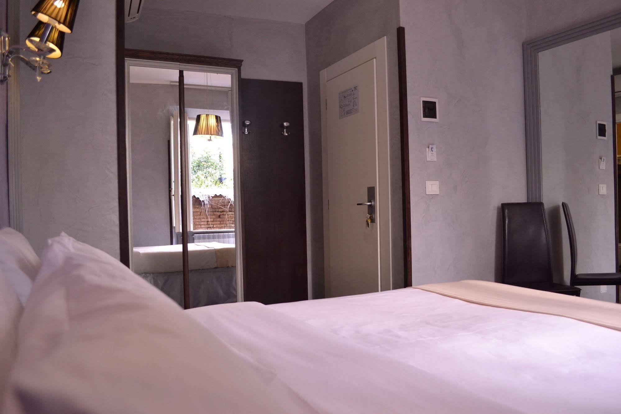 Tiburtina House Hotel Rome Buitenkant foto