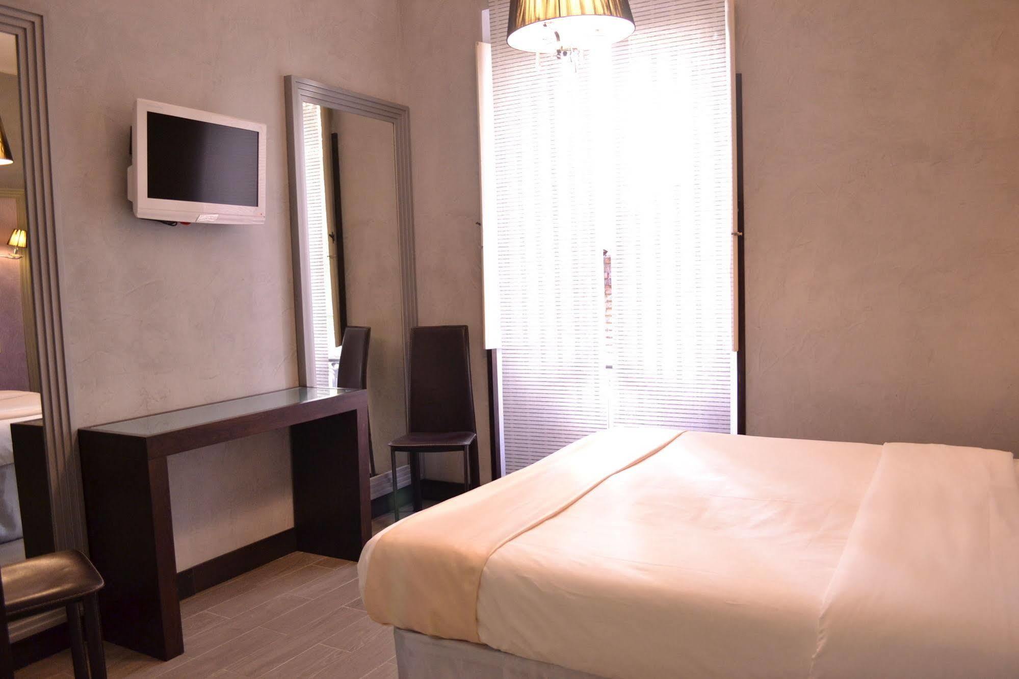 Tiburtina House Hotel Rome Buitenkant foto