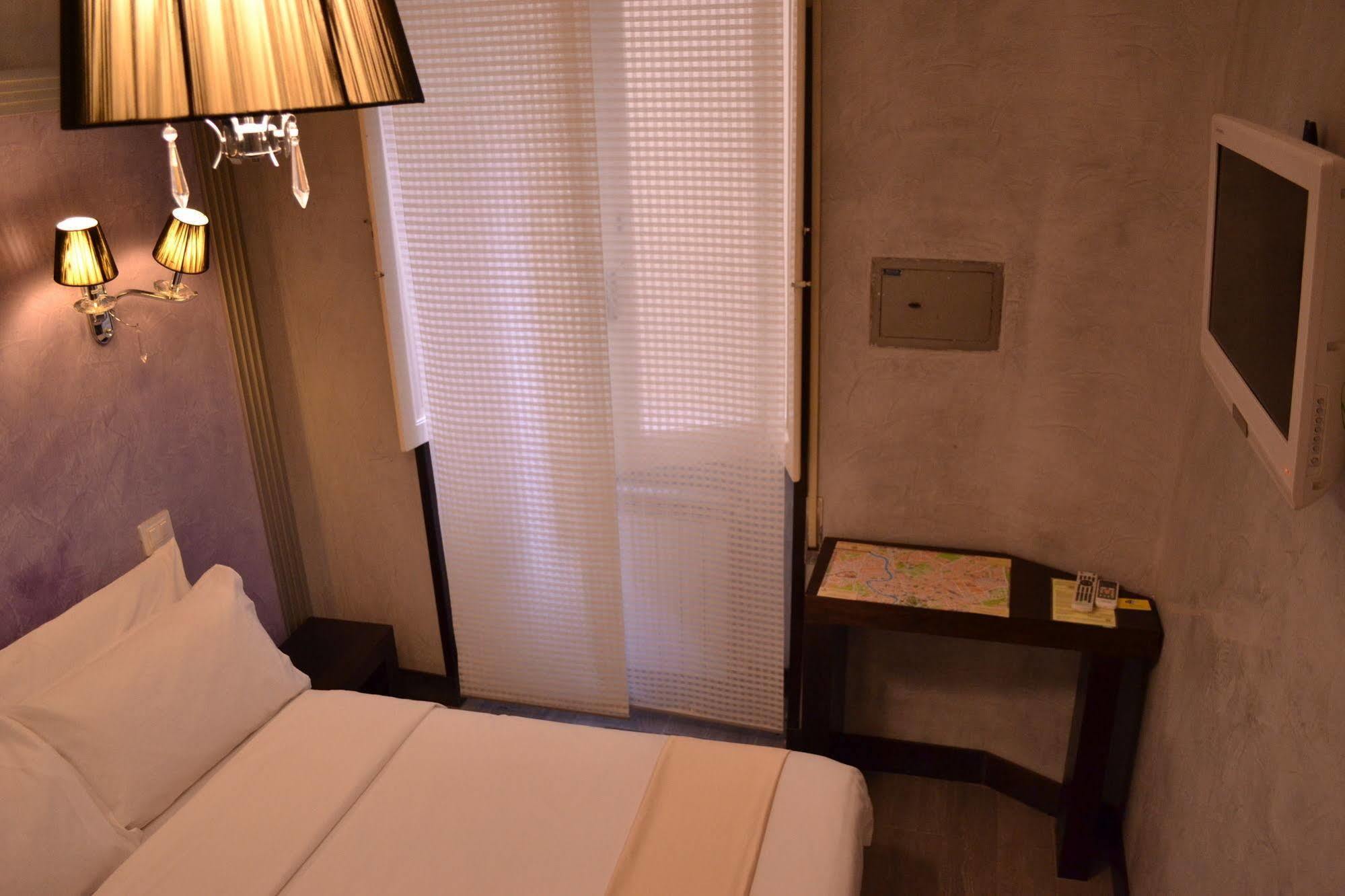 Tiburtina House Hotel Rome Buitenkant foto